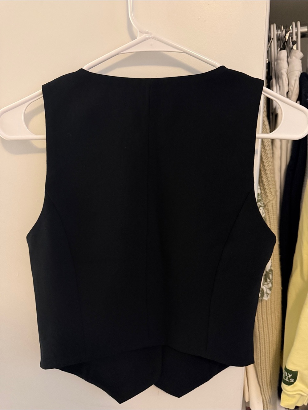 Aritzia Wilfred Black Tailored Button Vest - Picture 3 of 3
